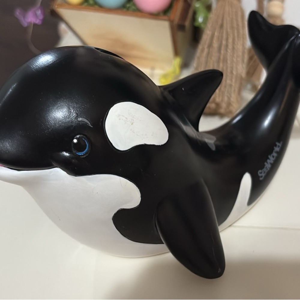 Shamu collectible piggy bank